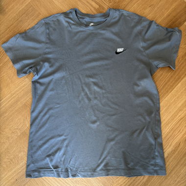 T-shirt Nike « The Nike Tee » taille M
