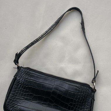 BLACK SHOULDER BAG