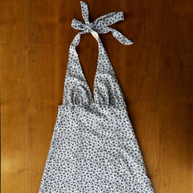 Elegantes Sommerkleid mit Blumen