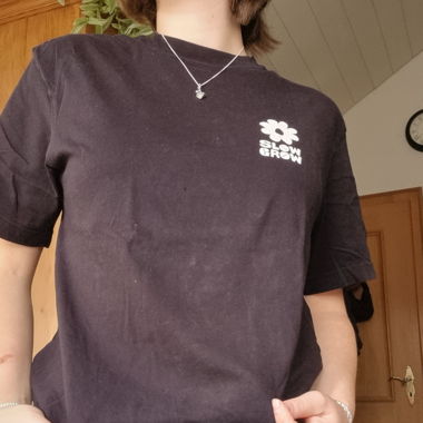 black t-shirt with print 