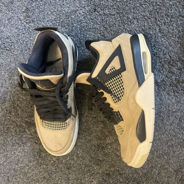 Nike Air Jordan 4 Retro