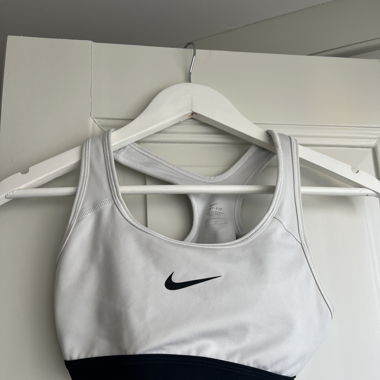 Sport-BH von Nike