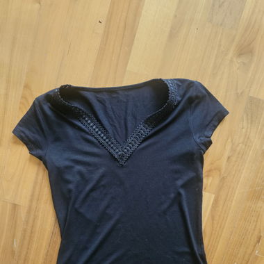 Schwarzes Shirt