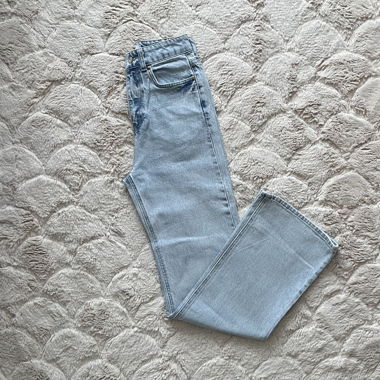 Wide-leg jeans