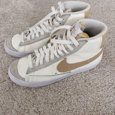 Sneakers high-top Nike beige/bianco
