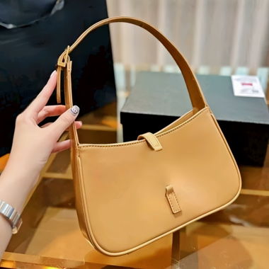 Beige fashion bag 