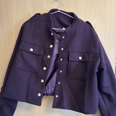 Giacca corta bordeaux con bottoni
