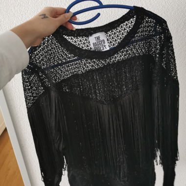 The Ragged Priest schwarzer Fransen-Pullover