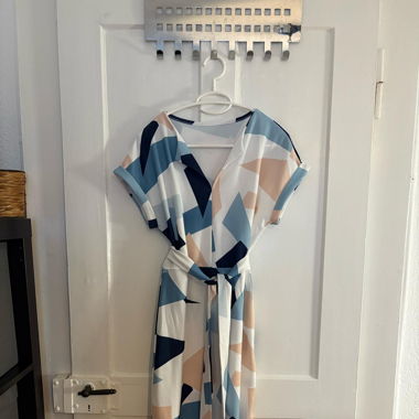 Robe à col triangle 
