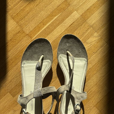 Zehen Sandalen