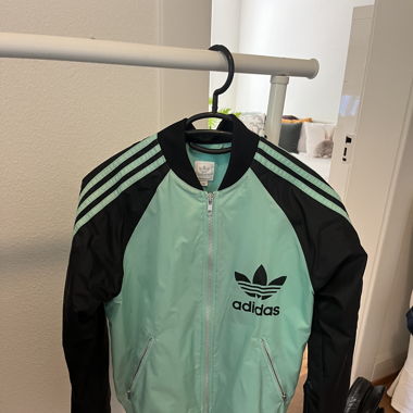 Adidas jäckli
