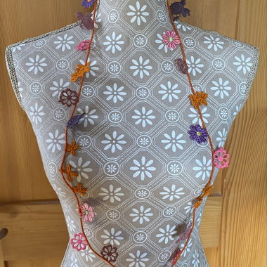 Flower Yarn Necklace