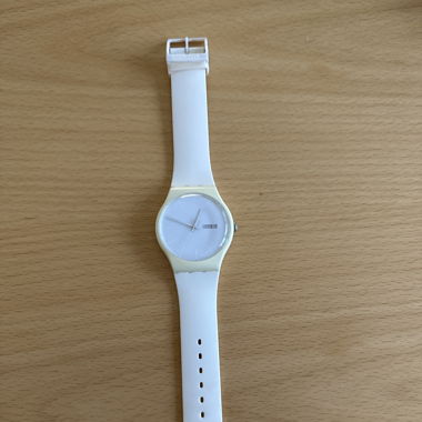 Weisse Swatch Uhr