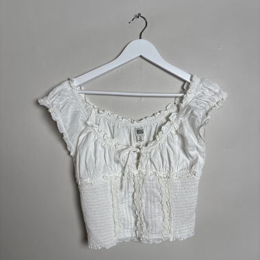 Weisses gerafftes Cropped-Top