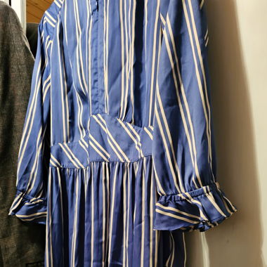 Wunderschöne moderne Kleid