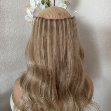 Blonde Halo Extensions in Capelli Veri 