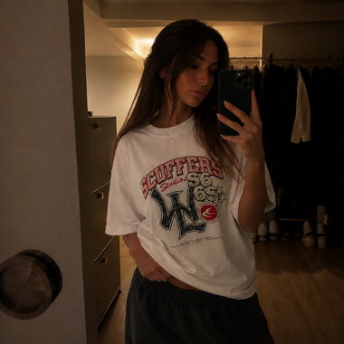 T-shirt Scuffers