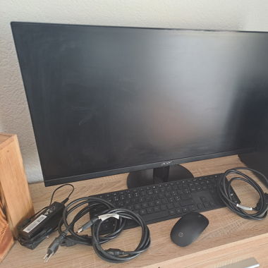 Ordinateur, écran, clavier