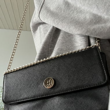 Tommy Hilfiger black shoulder bag