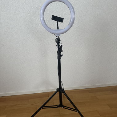 Anneau lumineux LED avec trépied