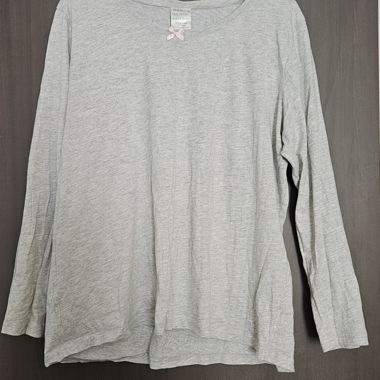Top maniche lunghe grigio