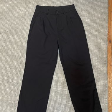 Pantaloni neri a gamba dritta