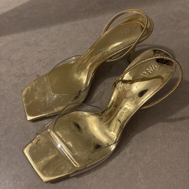 Sandalen mit Absatz