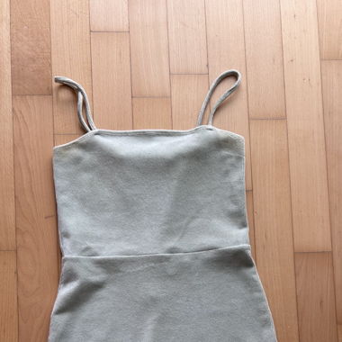 Hellgrünes Mini-Kleid