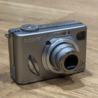Sony Cyber-shot DSC-W5
