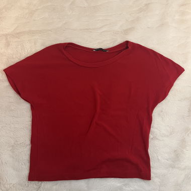 rotes T-Shirt