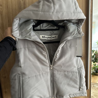 Gilet sans manches gris à capuche