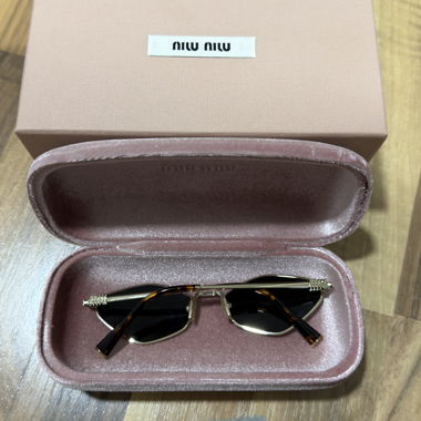 Occhiali da sole Miu Miu