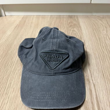 prada cap