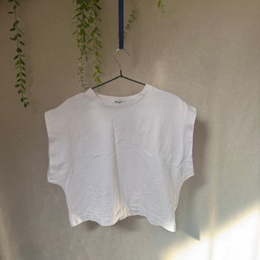 Zara White T-shirt - Size L