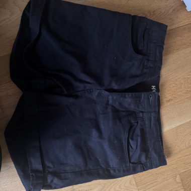 Schwarze Shorts mit hohem Bund
