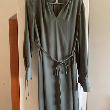 Robe verte à nouer