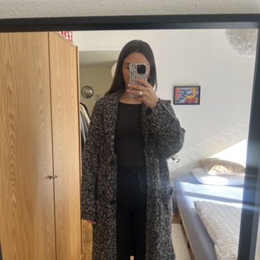 Long knitted cardigan