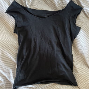 T-shirt nera Brandy Melville