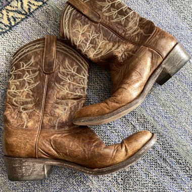 Neue braune bestickte Cowboystiefel aus Leder