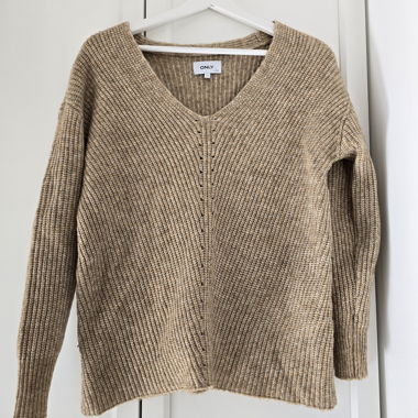 Cozy Only Sweater gold