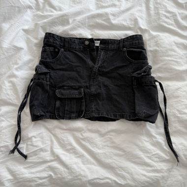 Minigonna cargo in denim nera