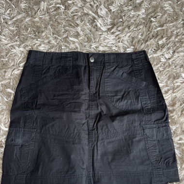 mini skirt.