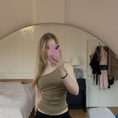 Rosmunde One-Shoulder Top