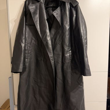 Manteau en cuir noir