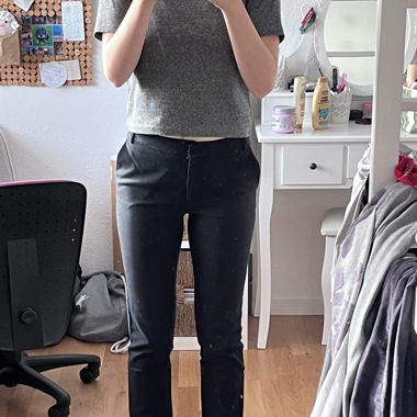 Schwarze Hose