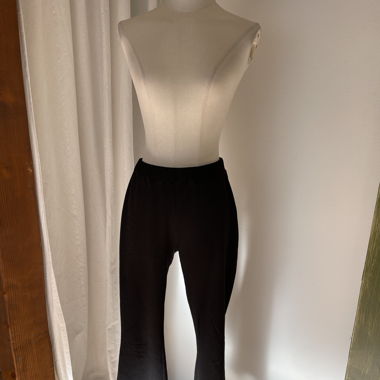 Schwarze elegante hose