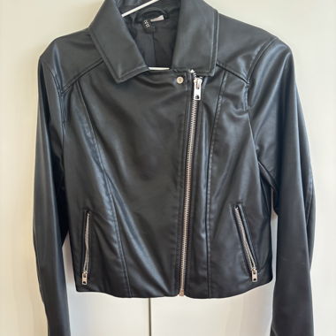 Veste courte en simili cuir noir