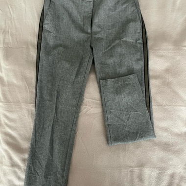 Hose mit niedriger Taille