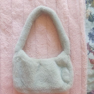 Sac à main duveteux 