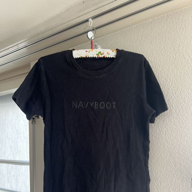 black navyboot tshirt